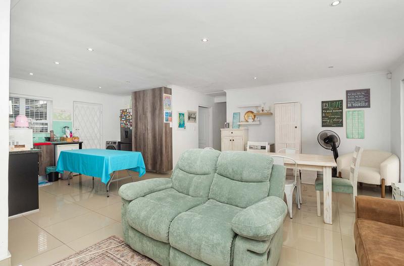 3 Bedroom Property for Sale in Wetton Western Cape